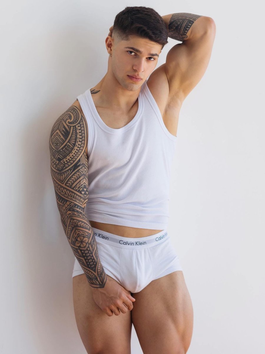 konradhawkins's tweet image. #gayfriendly #shootingphoto #malemodel #gayboy #underwear #calvinkleinunderwear