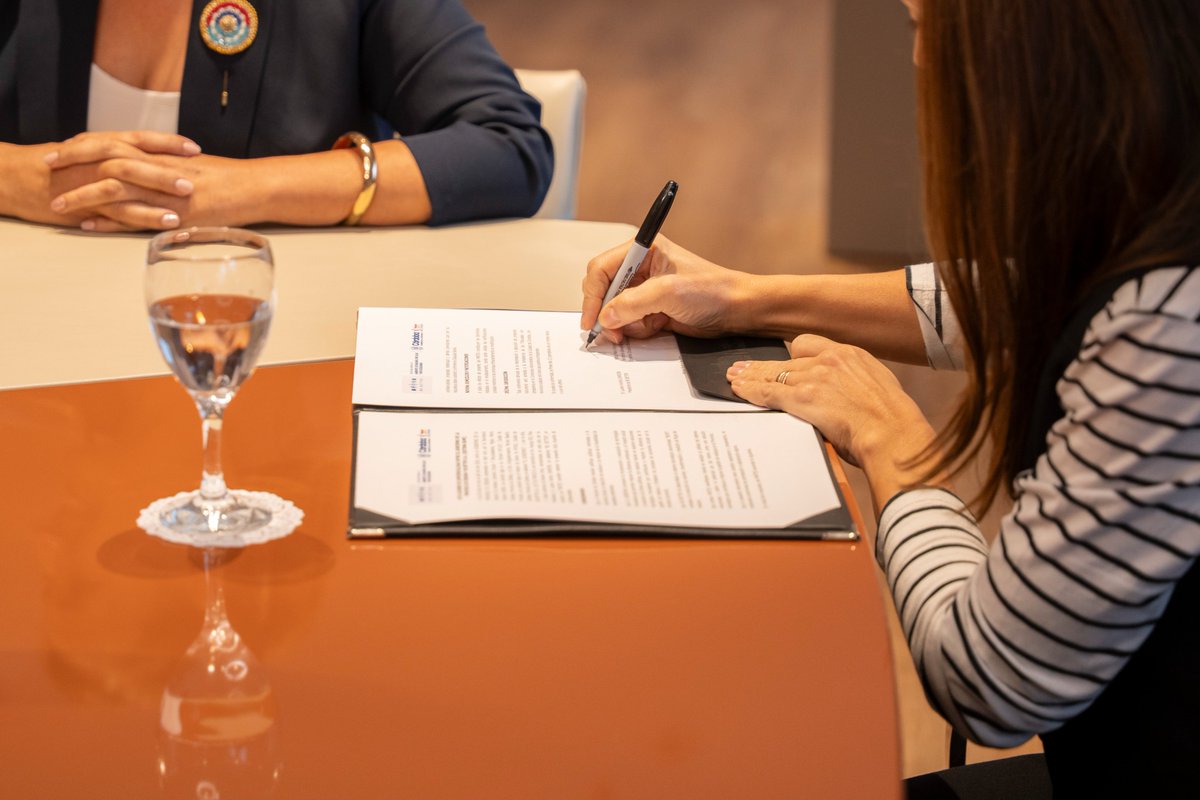 tori_flores's tweet image. Avanzamos hacia una gestión de residuos más eficiente. 

Firmamos un acuerdo con #BeBetter para analizar la implementación del sistema BUMI, una herramienta tecnológica clave para fortalecer la #economíaCircular. ♻️💻

Esta alianza, rubricada junto a @myriprunotto , reafirma el