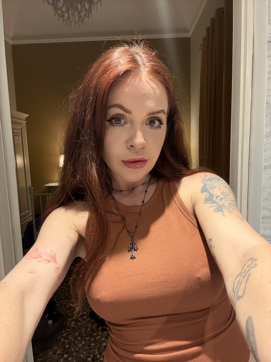 Megs 🌙 tweet media