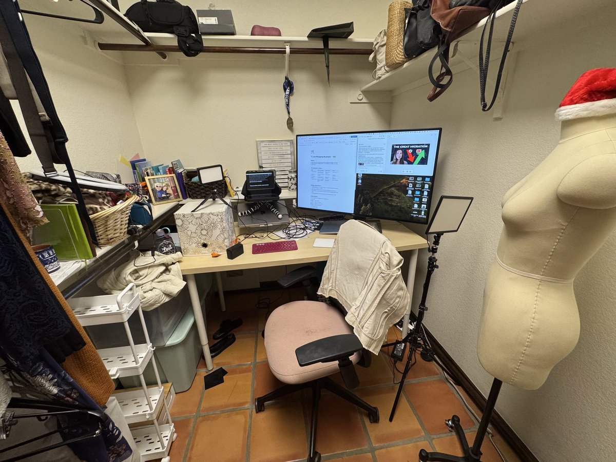 corinnpope's tweet photo. Some of y’all have fancy YouTube setups. Meanwhile, I have a this (aka my closet) https://t.co/vaebTSnZpa