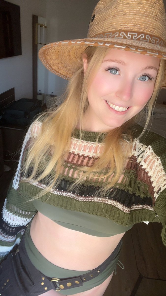 brittmann's tweet photo. felt cute might delete 🙃 https://t.co/pt5HA7Ni0Q