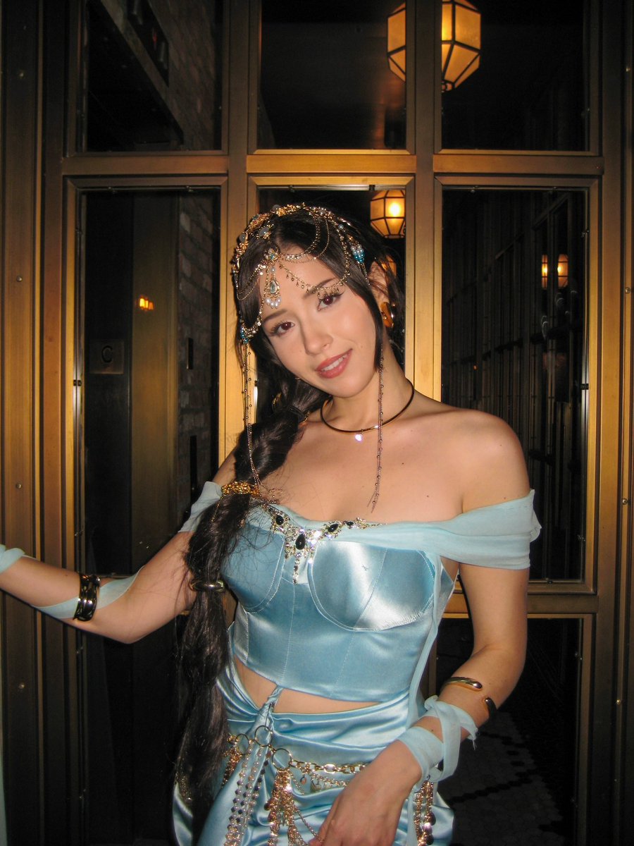 Mistress Pokimane tweet media
