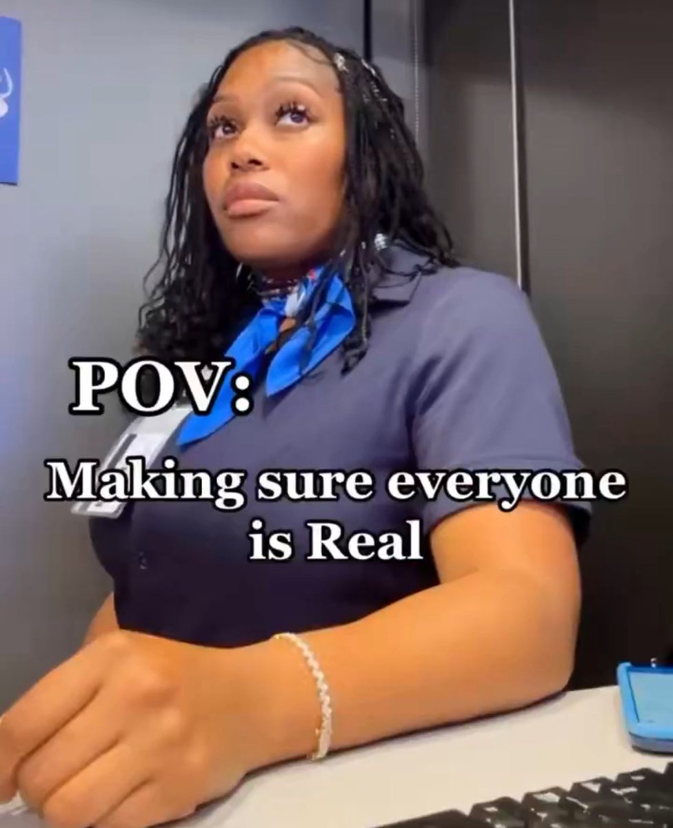 soph pinky flop. tweet media