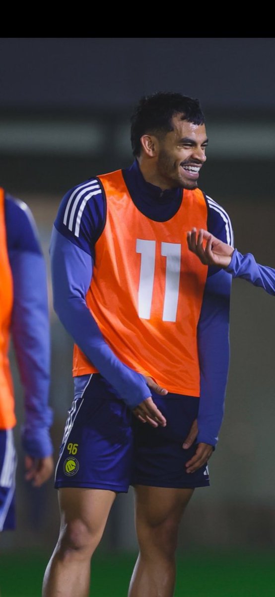 منار tweet media