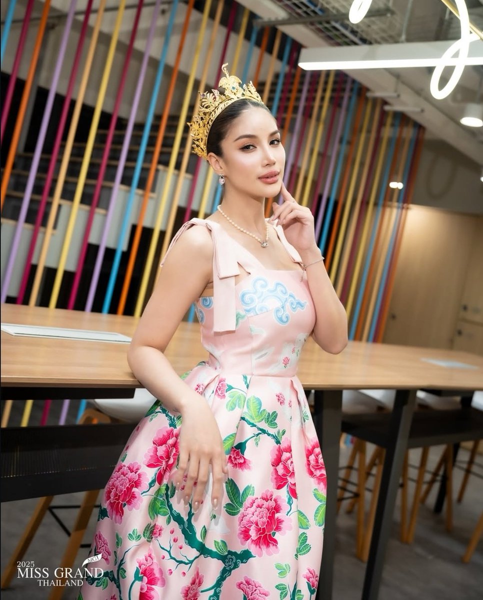 megaindecisao's tweet image. Day 250 posting a picture of Kana every day 

A Kana tava tão linda de gestido rodado florido 🥹🤏🏻

#คณาคณาพร #Kanaporn