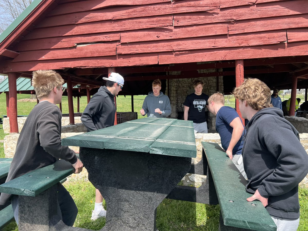 cmueaglesMBB's tweet photo. Service day was a success https://t.co/mu8VOuPnfR