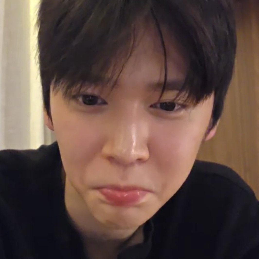 moonstruck tweet media