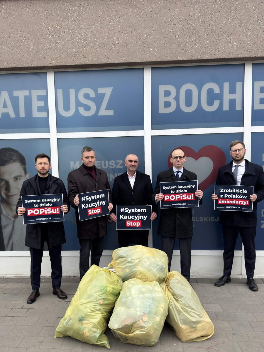 Michal_Rejek's tweet photo. Sosnowiec #SystemKaucyjnyStop

System kaucyjny to absurd - więcej kosztów i problemów dla ludzi, zero realnych korzyści.

Worki z butelkami 🥤 pod biurami PO i PiS to symbol tego, co wspólnie zafundowali Polakom.

Stop przerzucaniu problemów na mieszkańców ❌

#Konfederacja https://t.co/TiNF2Bqlo7