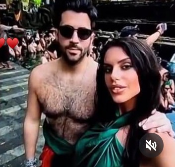 Rosy2001 tweet media