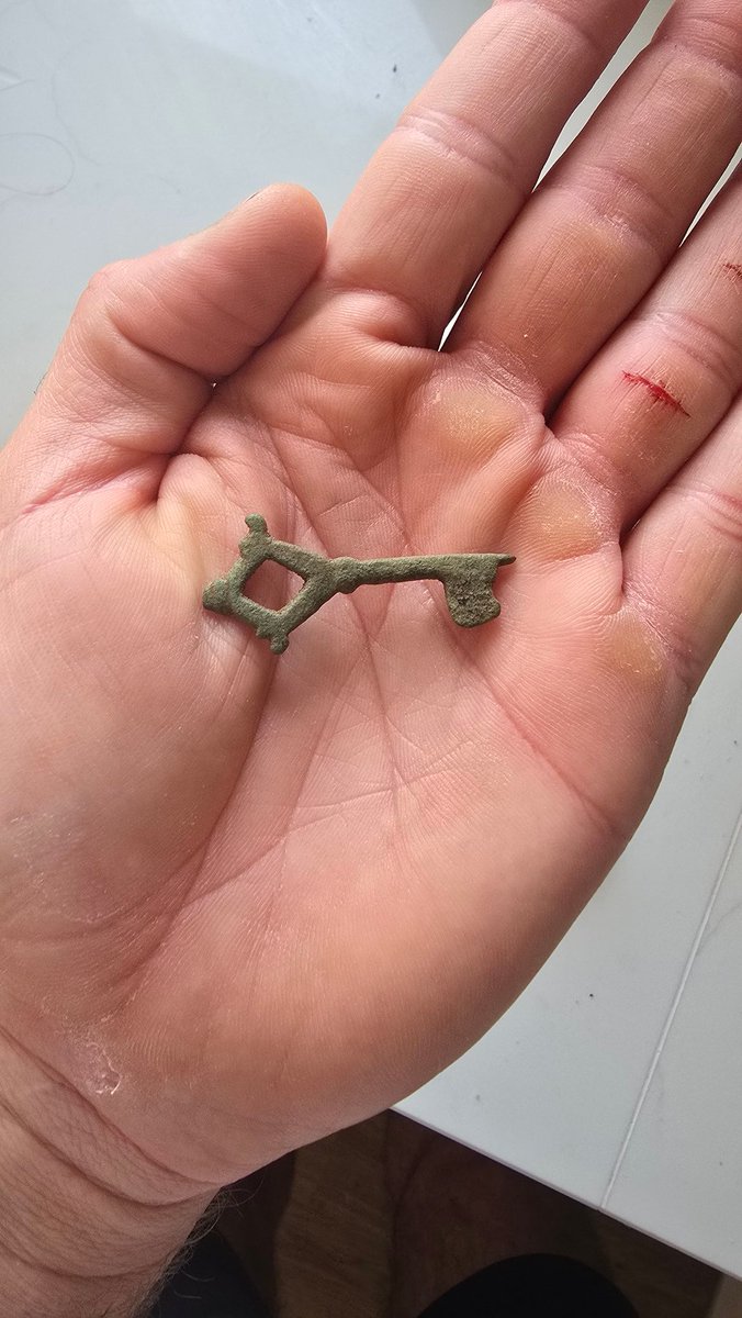 DetectorsDiary's tweet photo. Found this old key last night #metaldetecting #xpdeus2 https://t.co/OhIZSV1b7r