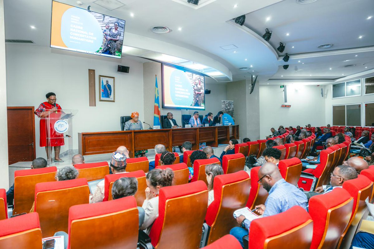UNOCHA_DRC's tweet photo. Le Cadre National de Concertation Humanitaire s’est réuni aujourd’hui à Kinshasa, sous la présidence de la PM @SuminwaJudith.
Le Gouv 🇨🇩, les acteurs humanitaires et les partenaires techniques&amp;financiers ont examiné les priorités urgentes de la réponse humanitaire en #RDCongo. https://t.co/DiAn1AREbr