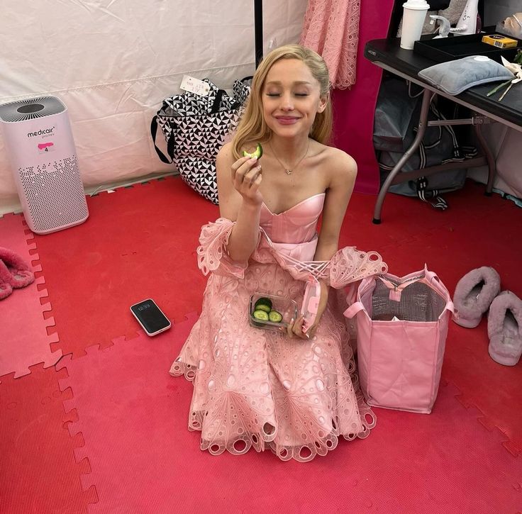 sofi ⋆˚࿔ tweet media