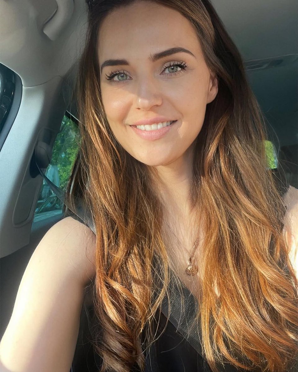 irislen000's tweet image. Good morning! It’s Thursday, the perfect day to push through and finish the week strong.💪🥰
#Thursday 
#MorningPost