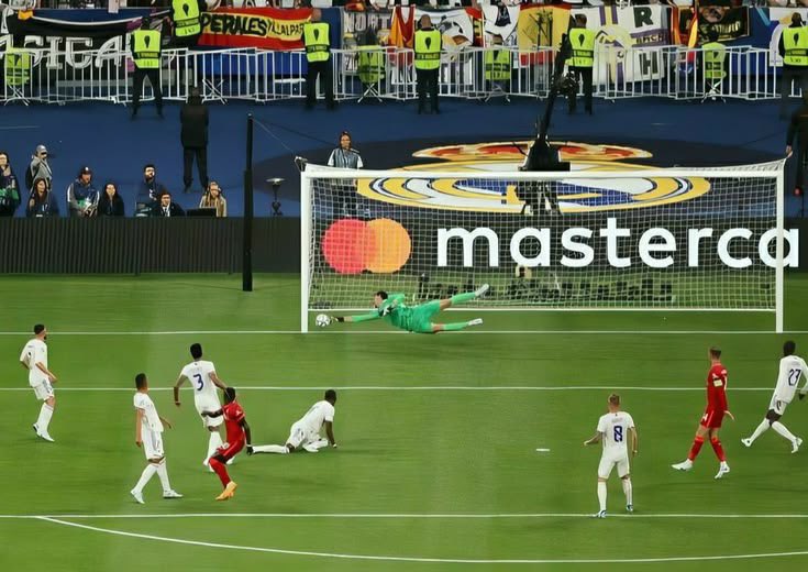 نفسها على لونين لكن تختلف بالاتجاه 

كورتوا طلعها ولونين دخلت هدف 
التفاصيل ذي هي الي قادره تحسم الالقاب