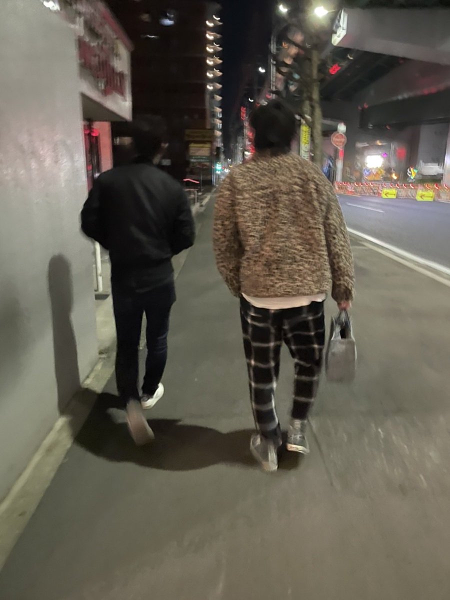 Jonnyitsuki's tweet photo. 懐かしい写真いっぱい出てきたけど
このハロウィンの時の
髪型どうしたらこうなるん
この頃の自分どうしたん
ポケモンみたいな髪型やん https://t.co/t7eiSHUPua