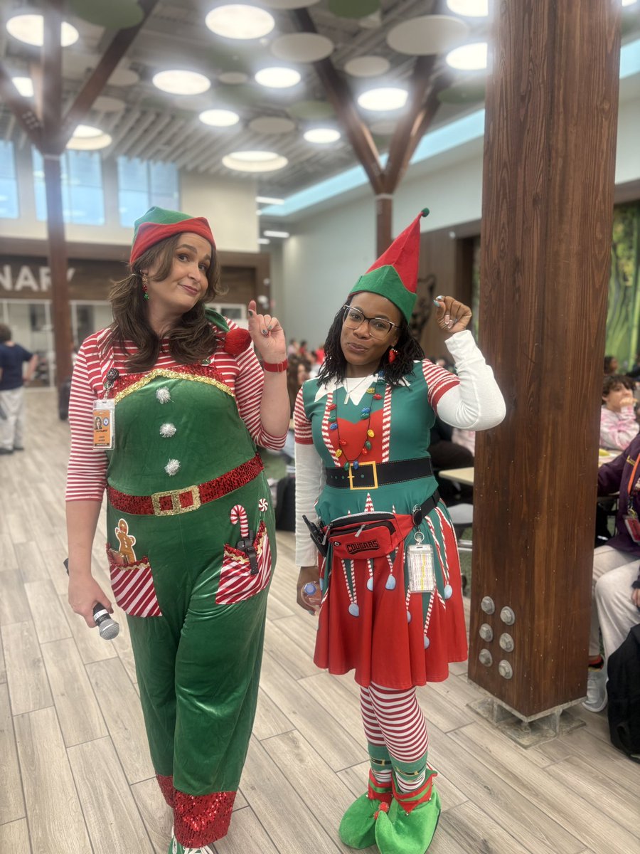 MsDawson2005's tweet photo. Happy AP Week to my compadres ❤️

We do this work side by side every day and have fun doing it. Thank y’all for the laughs, the support, and always having my back.

Grateful for y’all always.

#APWeek #MyPeople #WeDoThis #KMSCougarPride https://t.co/6z61JRMjmg