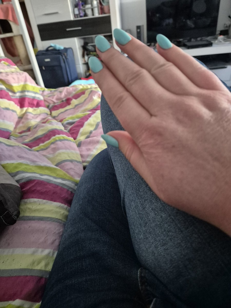 MadlGO's tweet photo. Meine Nägel sind jetzt übrigens wieder schön 🥰 #Findom #Geldherrin #paypig #Zahlsau https://t.co/csto14aFDH