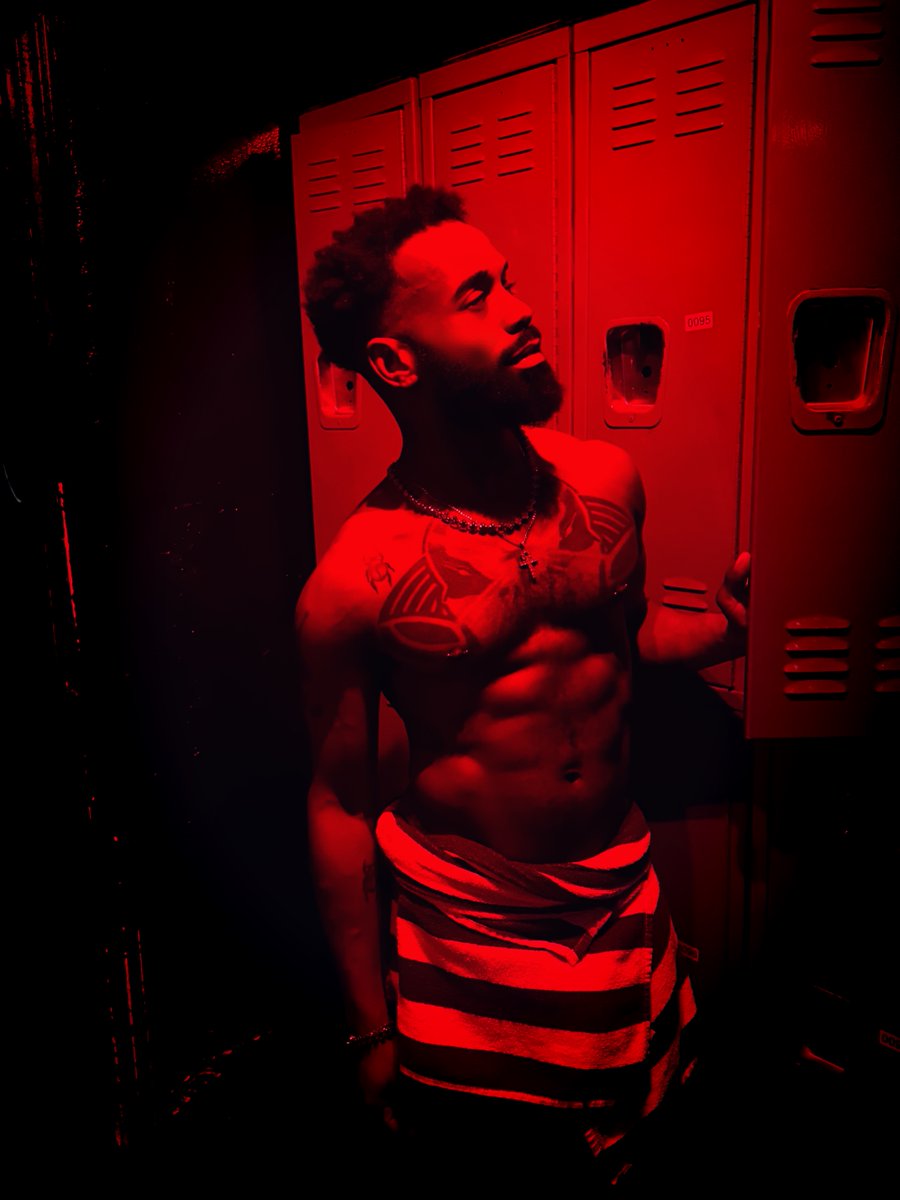 Shine under the red light here at Entourage Spa!
vegasgayspa.com
#EntourageSpa
#GaySpaLasVegas
#TheONLYAllGayMaleSpaLasVegas
#EntourageGayMensSpa
#WeCanHost #MoreAmenitiesLessPrice #MoreRoomsLessPrice #EntourageGaySpaLasVegas #GaySpaLasVegas