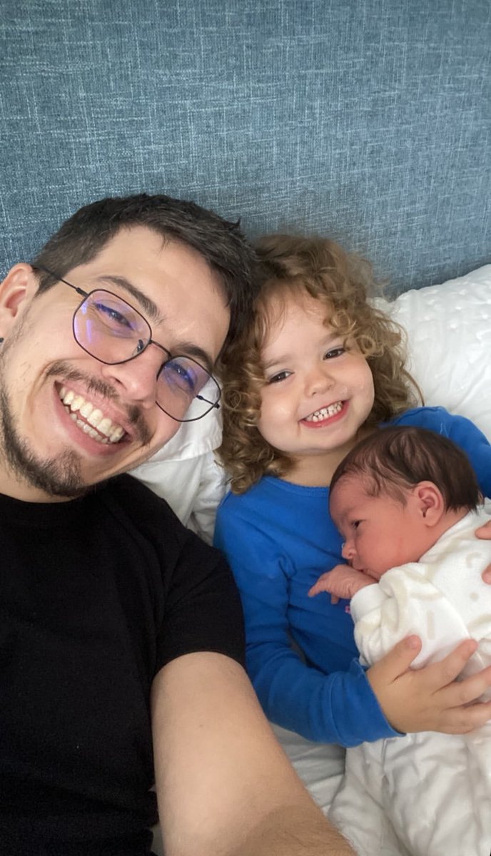 portallfunbabe's tweet photo. Pai de meninas 💛

Mia e baby 2 via tilteddy. https://t.co/qfNyzZ5KZ0