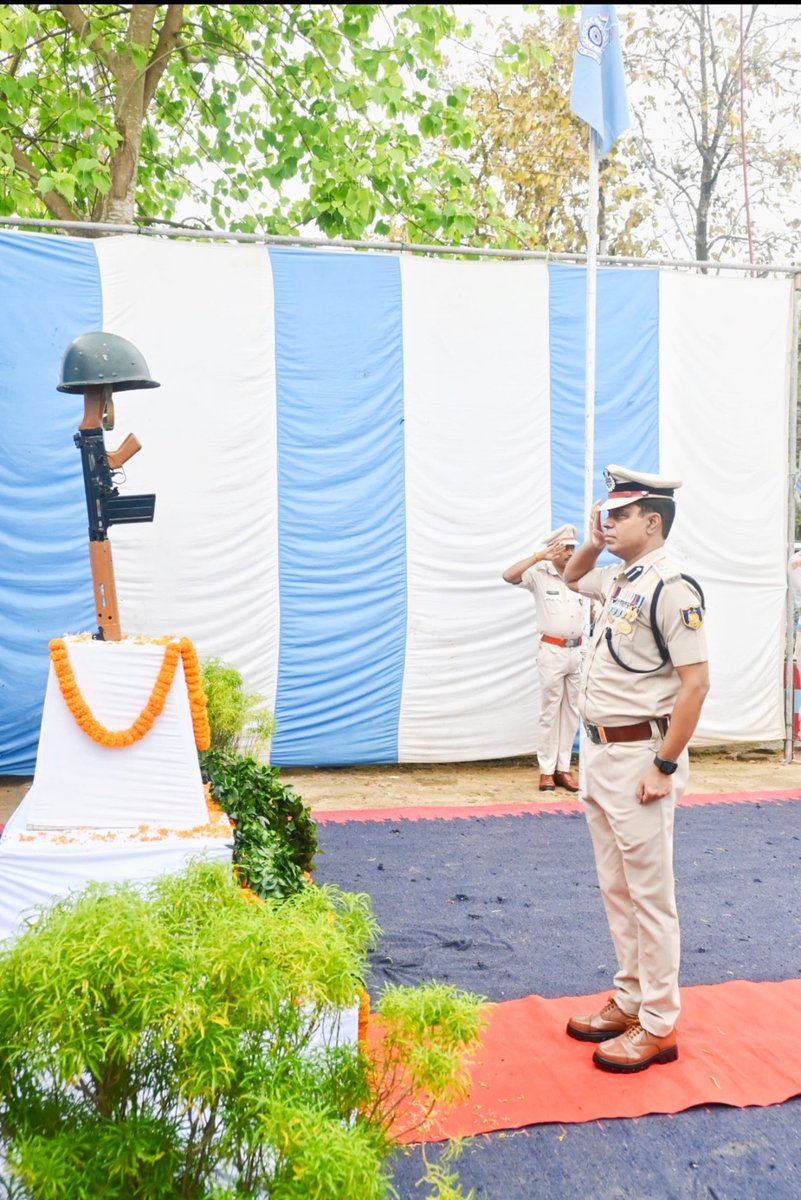 175_bn's tweet photo. 175 BN CRPF observed #ValourDay at Unit HQ with a solemn wreath-laying ceremony in honour of the martyrs.Shri Rajiv Kumar Jha,Commandant, took the salute and addressed a Special Sainik Sammelan,paying tribute to the bravery and sacrifice of the fallen heroes.
@crpfindia 
@NesHqr https://t.co/jhcRjCqk7b