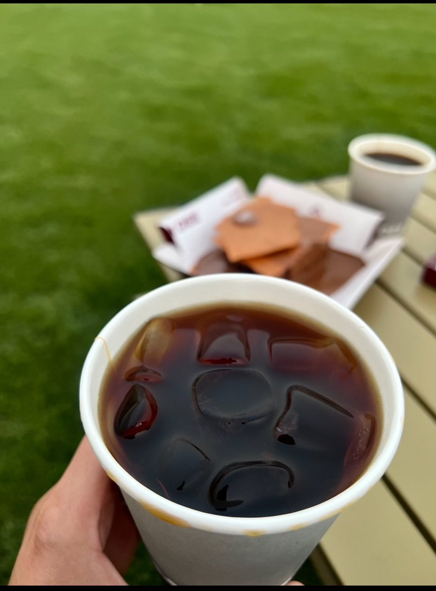 كوُب قهوَة و لحظَة رايقَة🤎