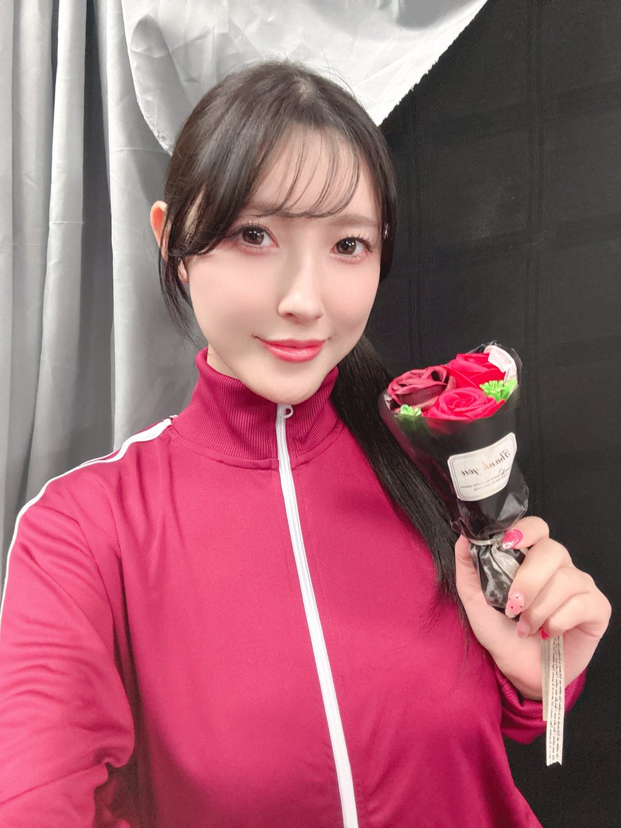 morisawa_kana's tweet photo. スケさん！
ご観劇&amp;お祝い花ありがとう💐
イモジャかなどうだった〜？？
今回の朗読劇も楽しんでくれてたらうれしい☺️
#罪罰ふたり https://t.co/G1hxugbMkr