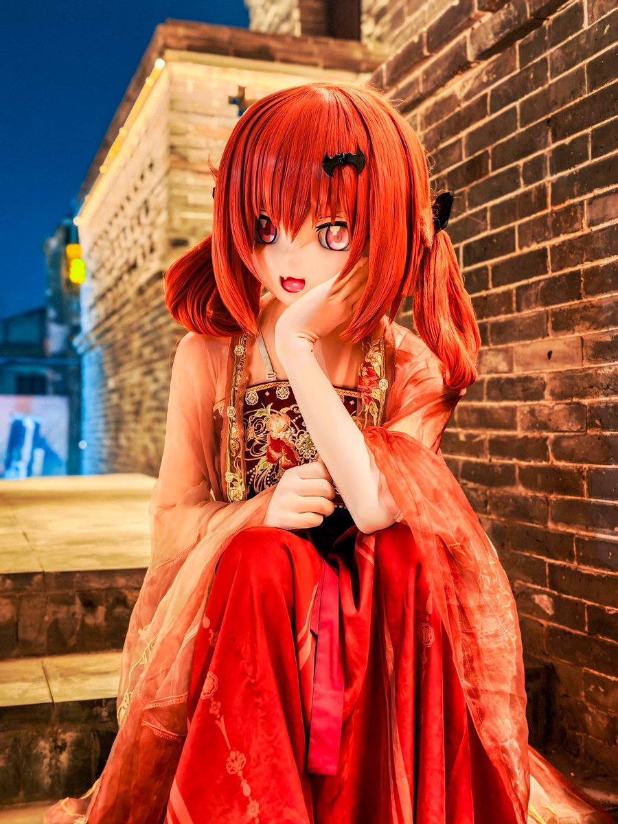 coinfish2's tweet photo. #kigurumi 闲的发慌整点3月21日在洛邑古城出来玩的照片，人多的地方出来玩真的很容易就和路人互动上了，还被路人叫住拍照。倒是没想到非节假日人也这么���。 https://t.co/cAzIgHy838