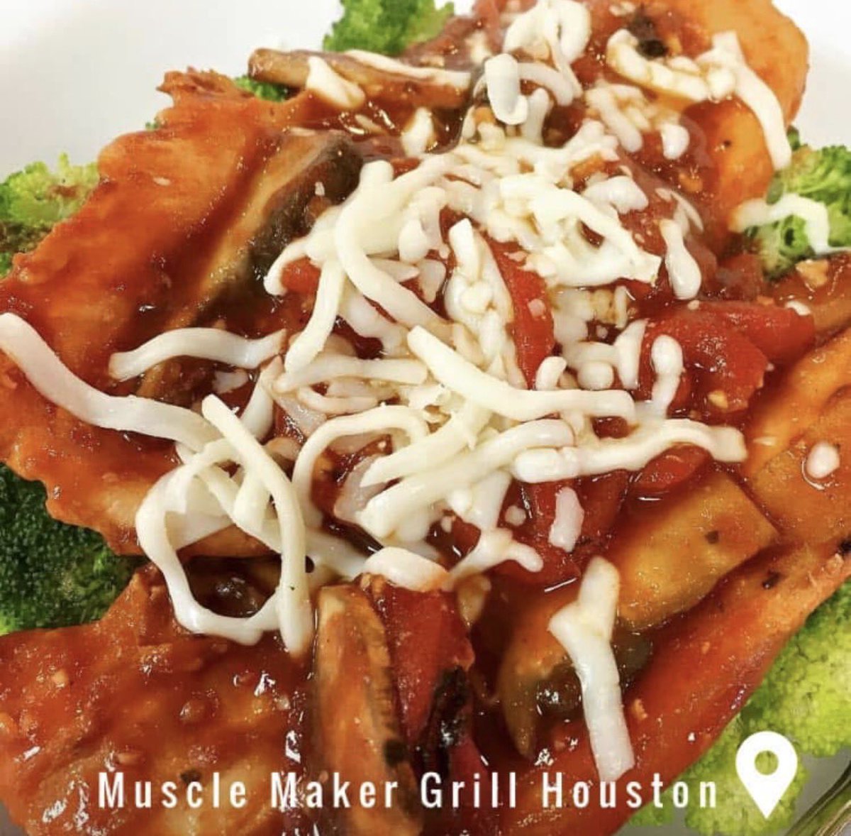 Experience an elevated twist on our Godfather dish by opting for the Texas Sauce instead of the Balsamic Sauce for an added kick. We highly recommend this variation. To place your order, please call 713-627-0915 or visit musclemakergrill.com 💪🏻#godfatherentree #mmghtx #mmg