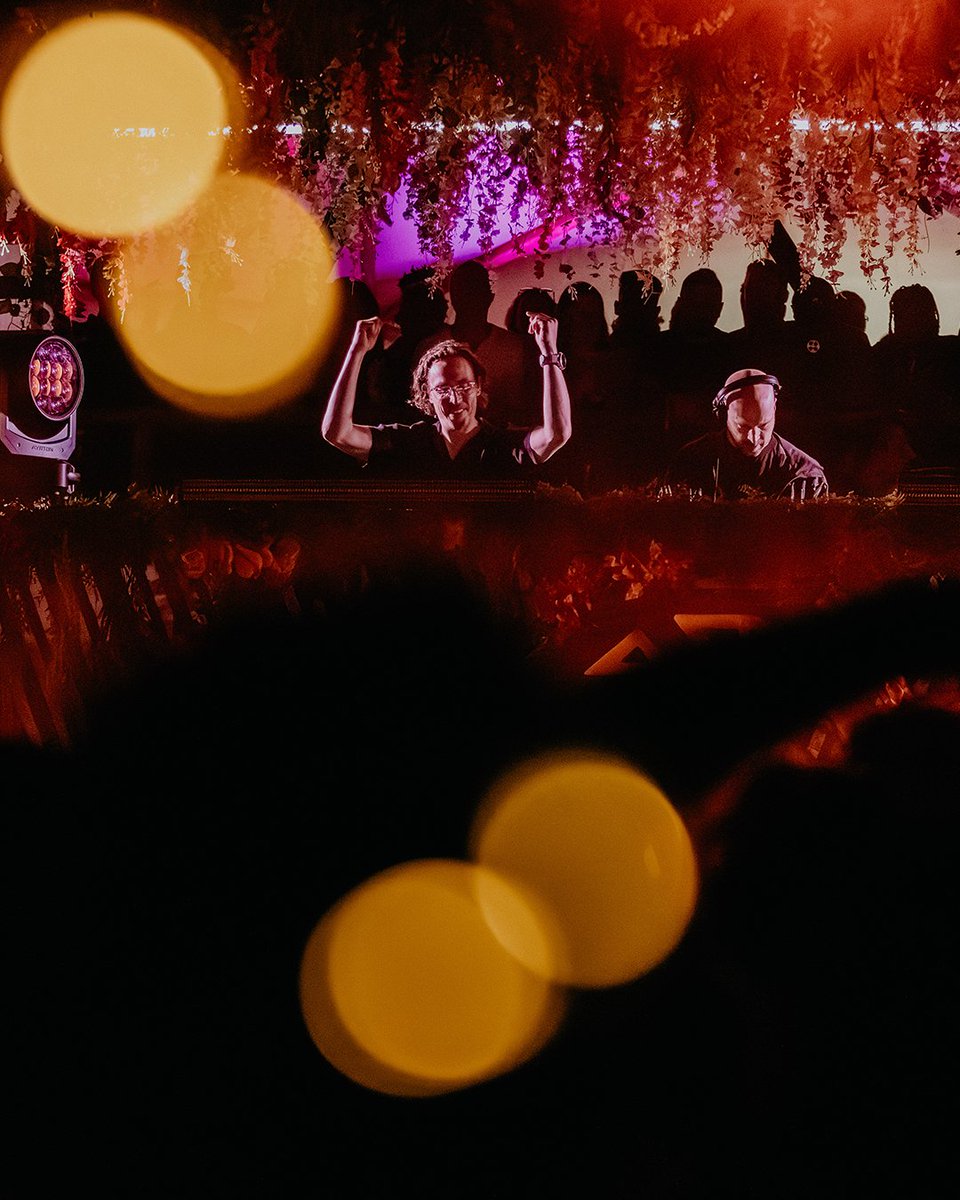 Above & Beyond tweet media