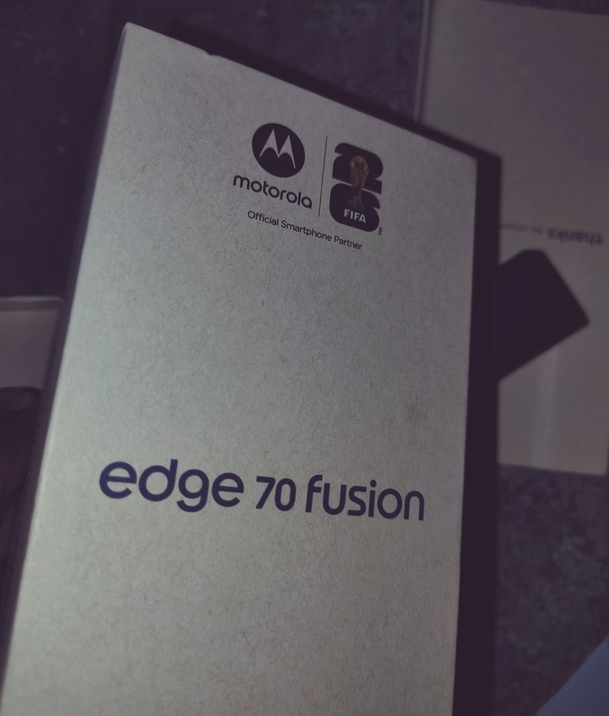 Vigneshdamera's tweet image. Finally got my hands on the @Moto #MotoEdge70Fusion!
New upgrade, loving every bit of it already.

#JustBought #NewPhone #Moto