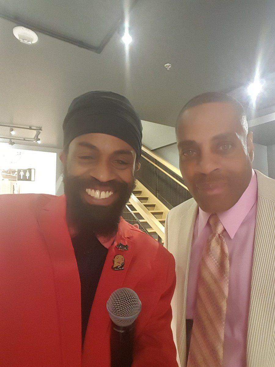 HEVnamedMeGRAP's tweet photo. Rocked a wedding reception with this green-eyed legend...8 years ago👍🏾🎧👑🎤🔥💯 #GrandmasterDee #Whodini https://t.co/QVed8Hjr13
