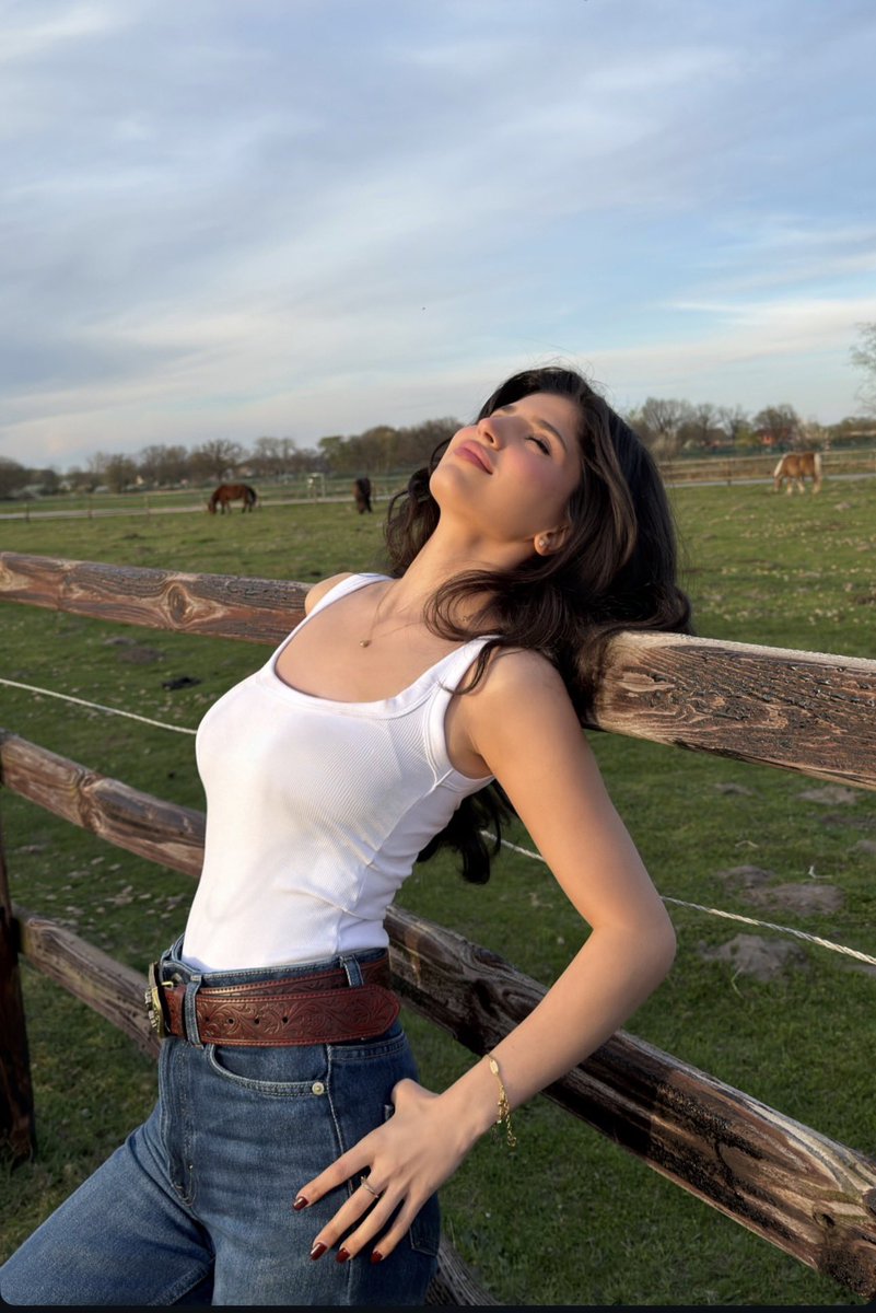 pYSLrada's tweet image. 