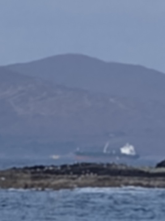 CuriosityLiquid's tweet photo. This NL oil tanker was having no trouble off Whiddy yesterday.
Ireland has oil resources, just not owned by the state. 
#justsaying https://t.co/P4FulPPjhE