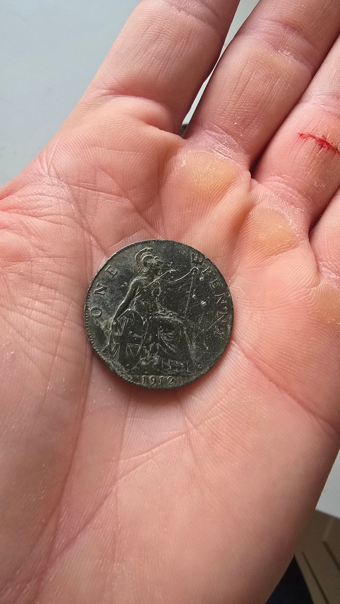 DetectorsDiary's tweet photo. 1912 penny found metal detecting #xpdeus2 #coins #metaldetecting https://t.co/YCPDe7w4kq