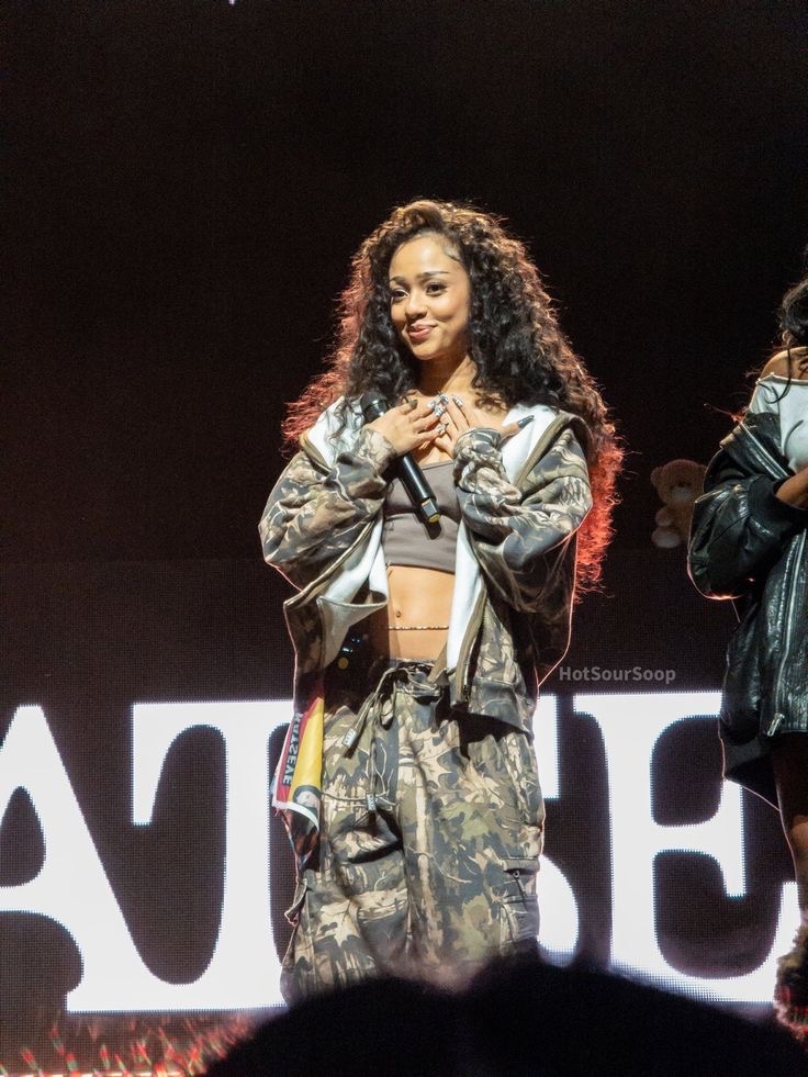 dreamamourx's tweet image. is very disheartening seeing the same cycles repeat themselves. i hope manon knows she is loved and supported! #freemanon #weloveyoumanon