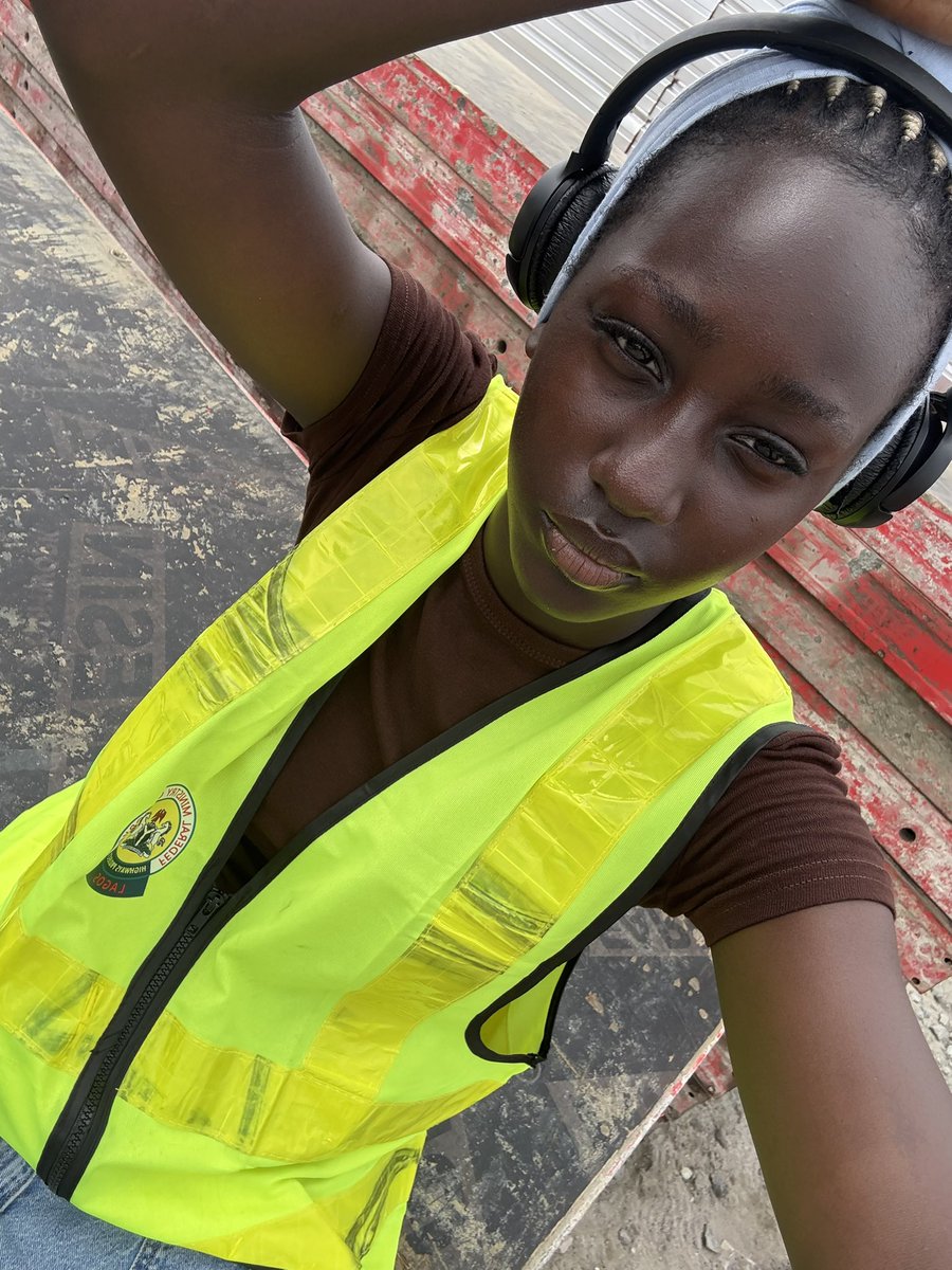 Claire 💙 tweet media