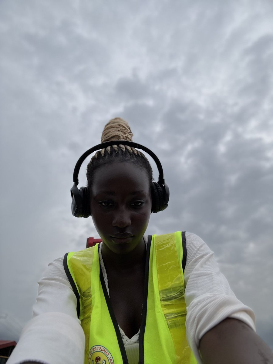 Claire 💙 tweet media