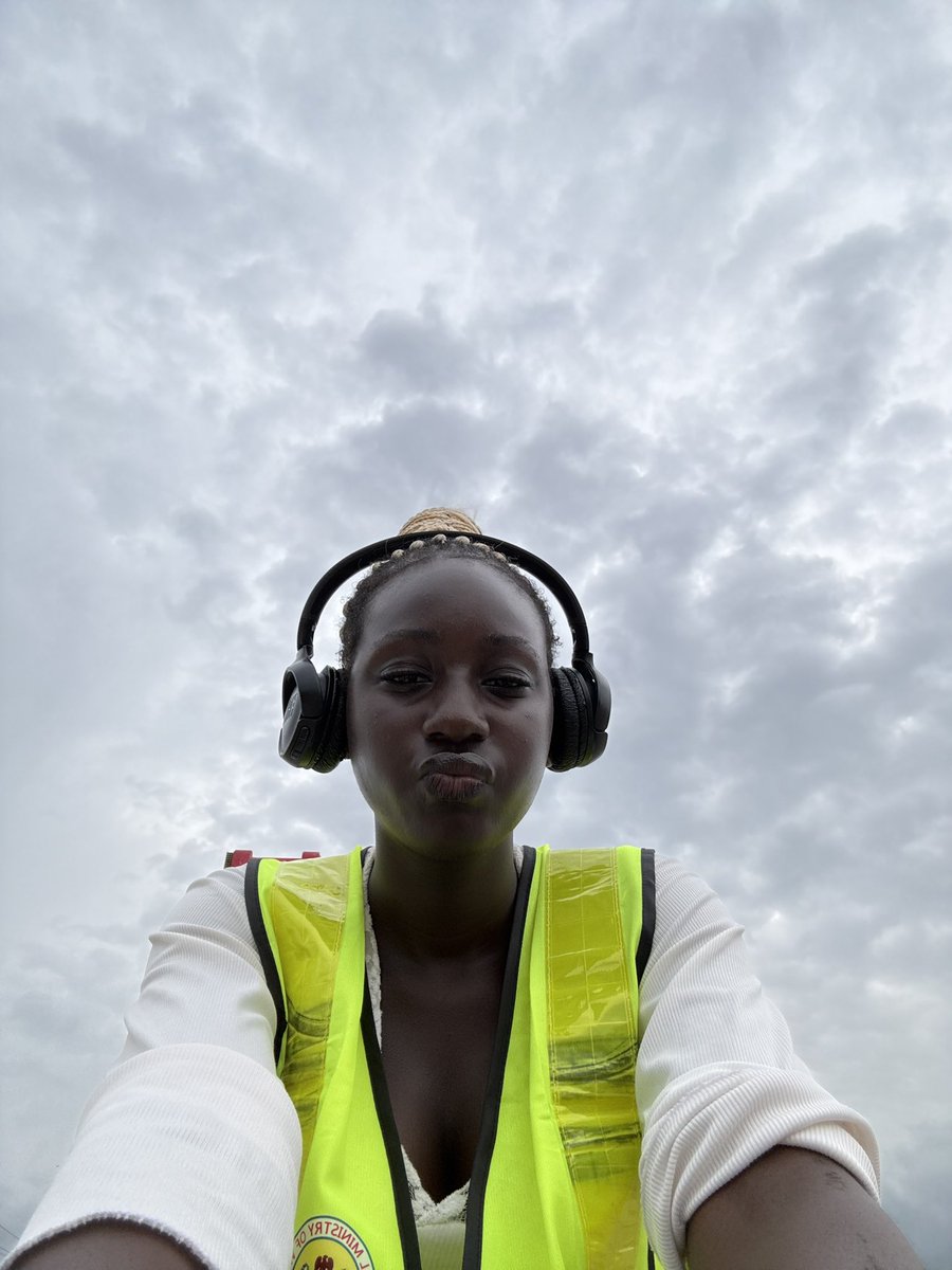 Claire 💙 tweet media