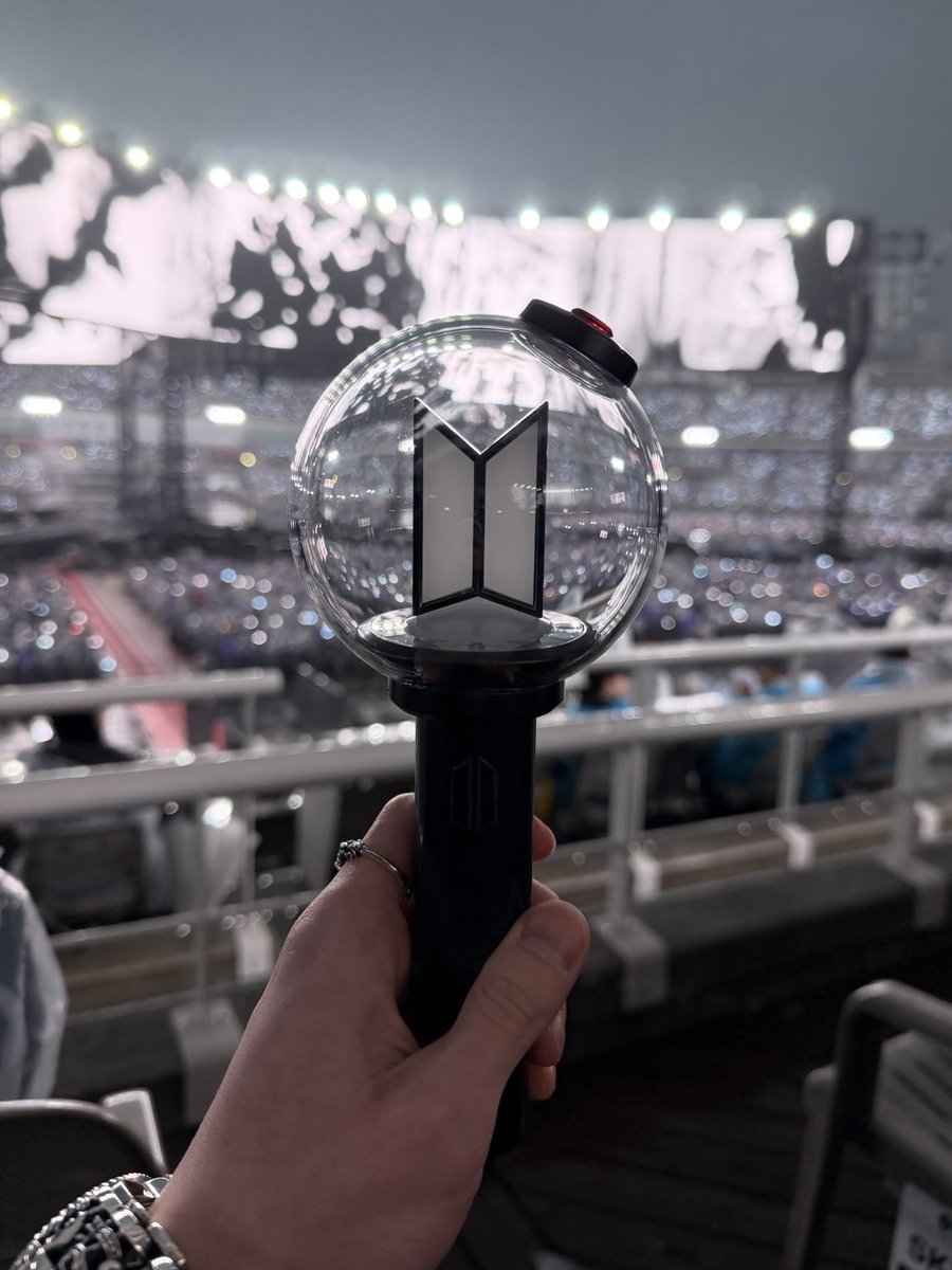 𝙚𝙧𝙞 🧸 ୨ৎ⋆₊˚✩ tweet media