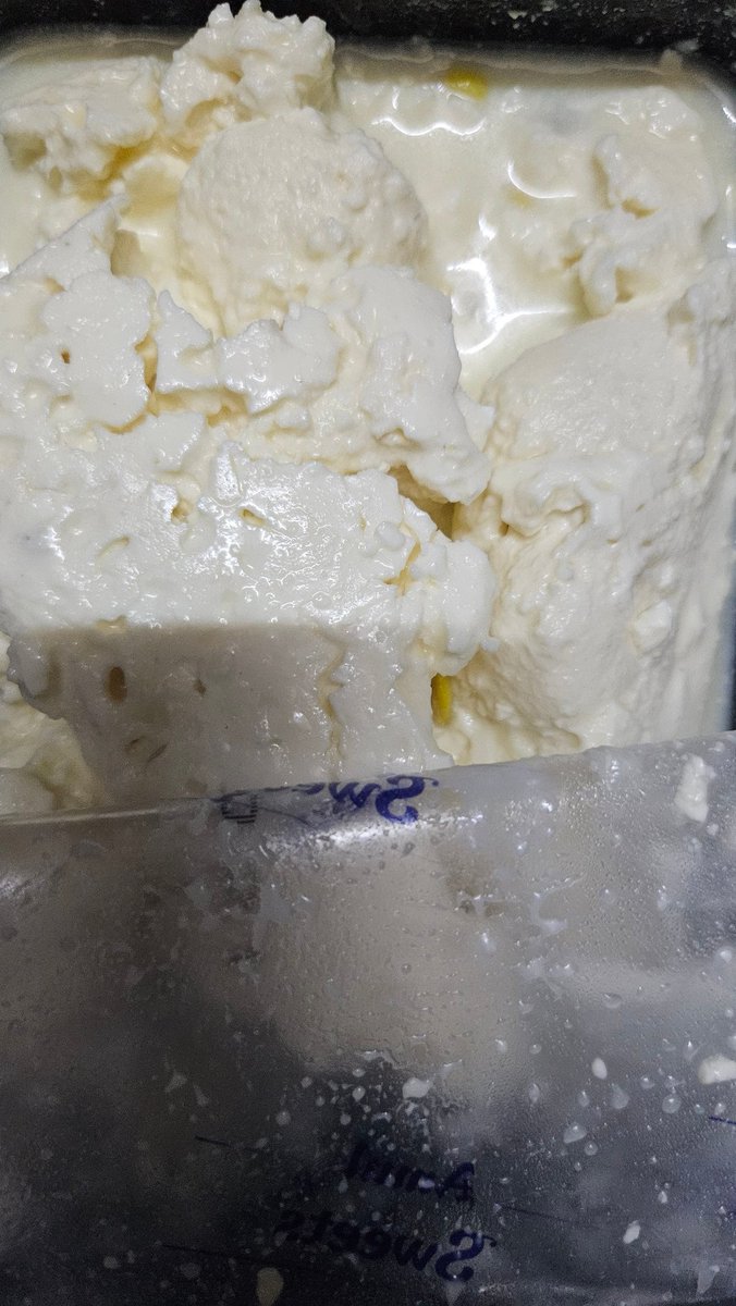 _umeshhhhh's tweet photo. #CustomerExperience #CustomerComplaint #FoodQuality #QualityControl #ConsumerRights #EcommerceIssues #OnlineShopping #CustomerFeedback #BrandAccountability #ProductQuality #Flipkart #Amul https://t.co/rWZrB33AvQ