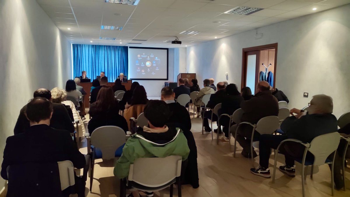 baldazzi75's tweet photo. Interessante convegno a beneficio dei professionisti accreditati c/o #ConfcommercioBasilicata sulla contrattazione collettiva di settore. https://t.co/FApruc85B9