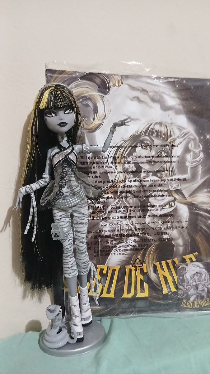 spidermari VIU O KATSEYE tweet media