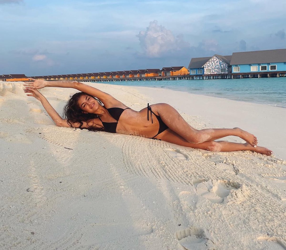 Madelyn 🦢 tweet media