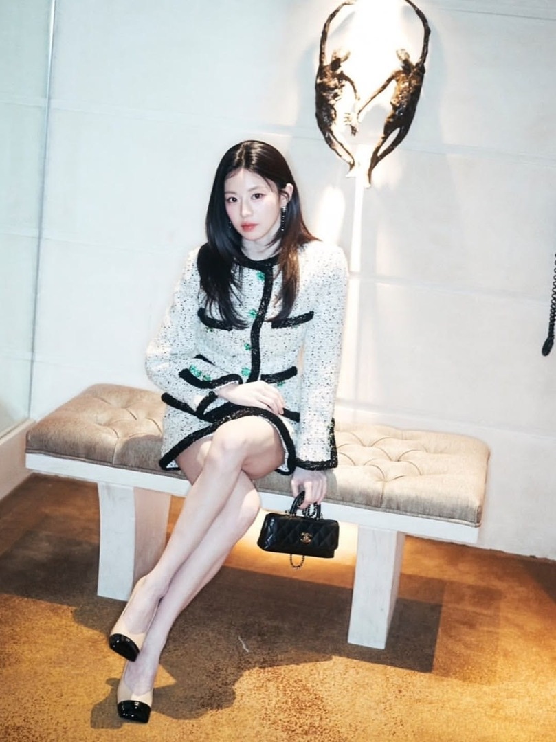 selfolssi ♤ tweet media