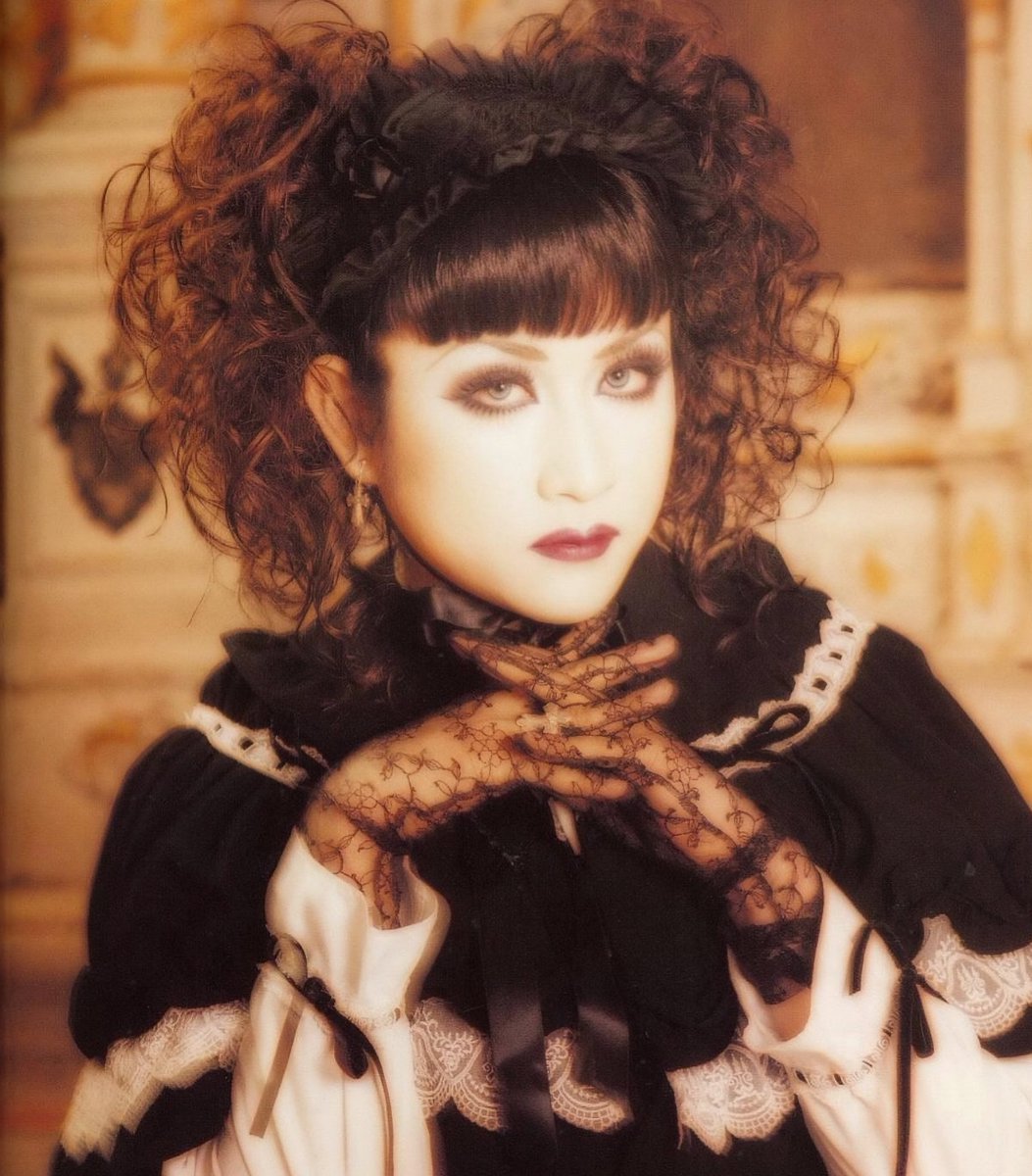 𝔭𝔯𝔢𝔱𝔱𝔶 𝔡𝔬𝔩𝔩 𝔐𝔞𝔫𝔞 𝔠𝔥𝔞𝔫 tweet media