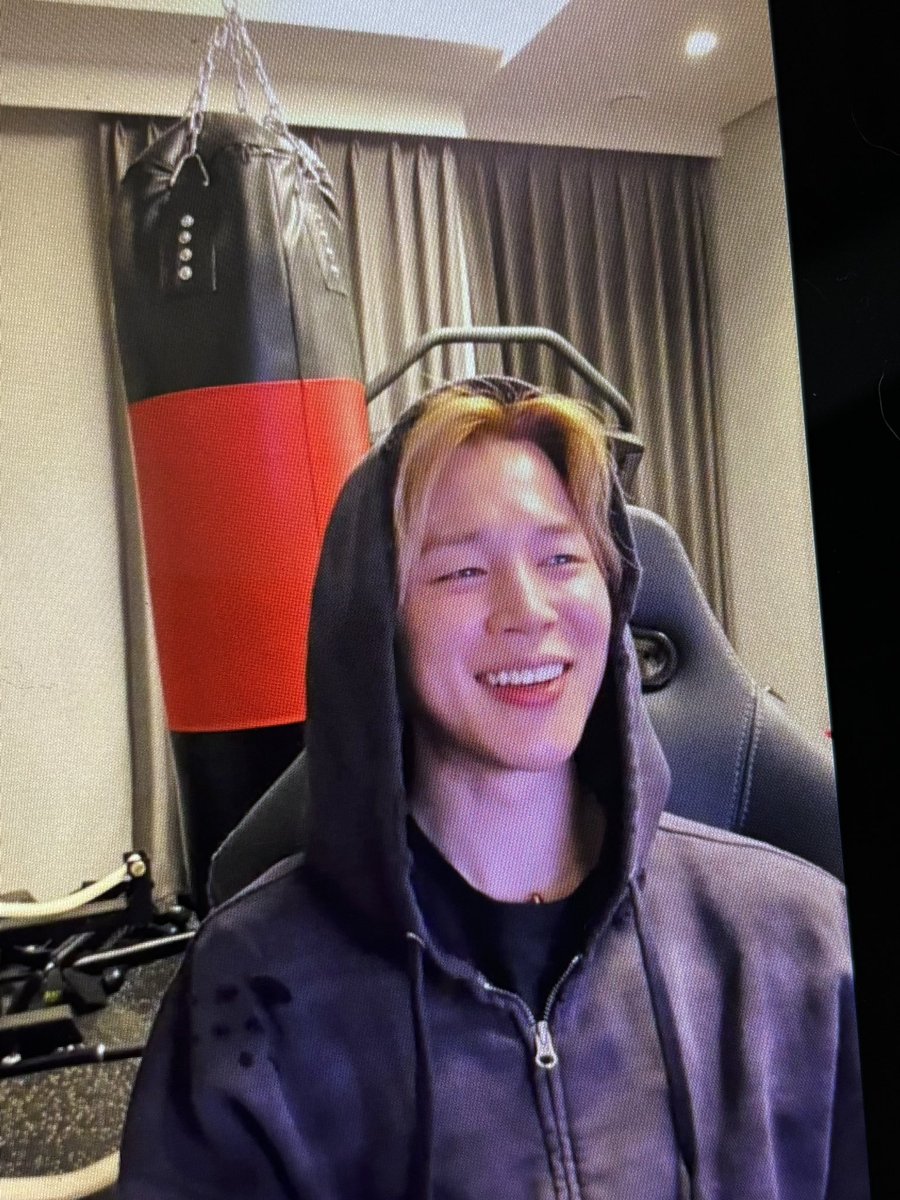 Jaz ⁷ is seeing BTS 🪭 tweet media