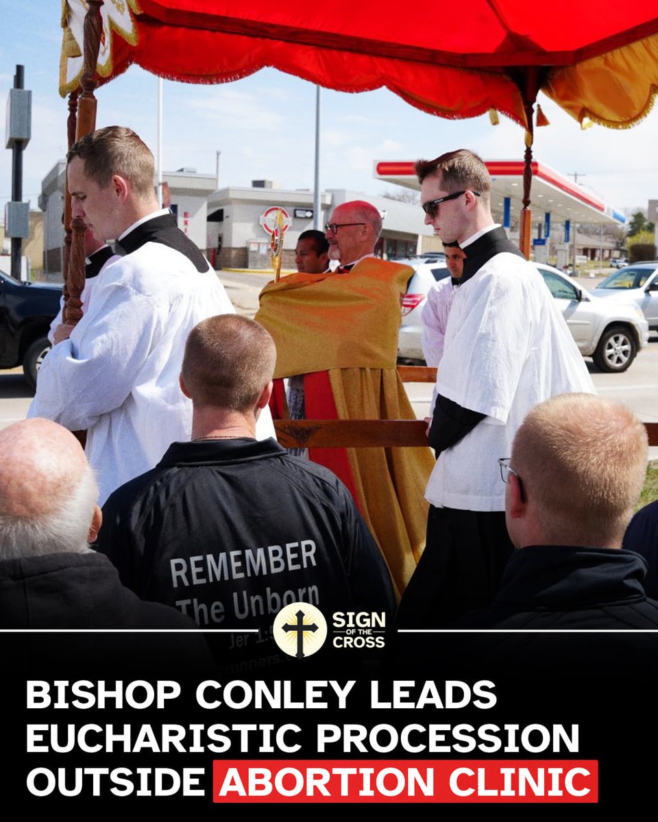 CatholicSOTC's tweet image. Bishop Conley leads Catholics in prayer outside Planned Parenthood during Holy Week.

lifesitenews.com/news/bishop-co…