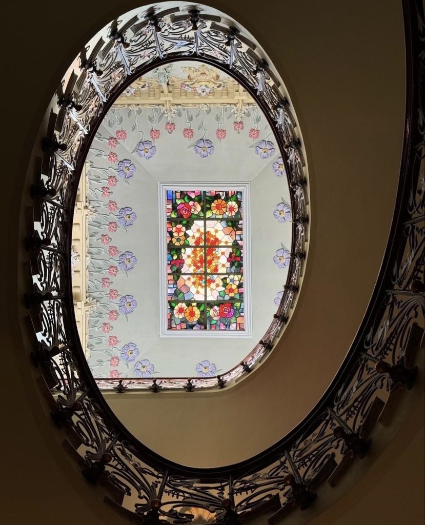 𝑒𝑙𝑦𝑟𝑎 tweet media