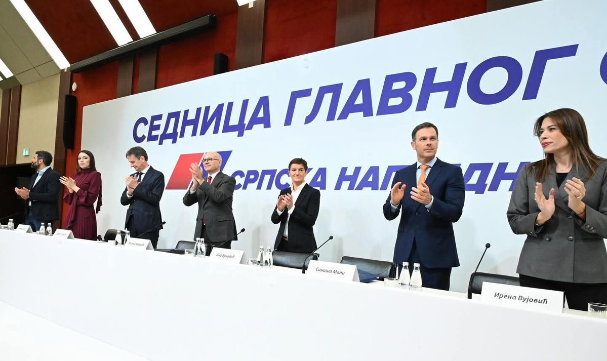 Милош Вучевић tweet media