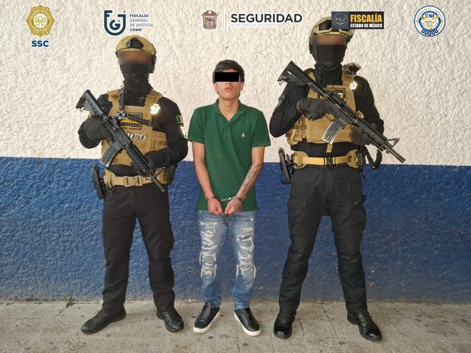 CorresponsalsMX's tweet image. #Ultimahora
Caen dos sujetos por el asesinato del estilista de famos@s  ‘Micky Hair’ en calles de #Polanco.
Ángel Jorel Díaz y Kevin Hernández le dispararon desde una motocicleta la noche del 29 de septiembre de 2025 afuera del salón Masaryk.
Miguel Ángel de la Mora Larios,